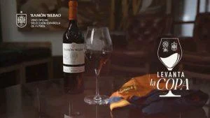 ramon-bilbao-convierte-los-pequenos-momentos-en-grandes-celebraciones-con-su-campana-«levanta-la-copa»