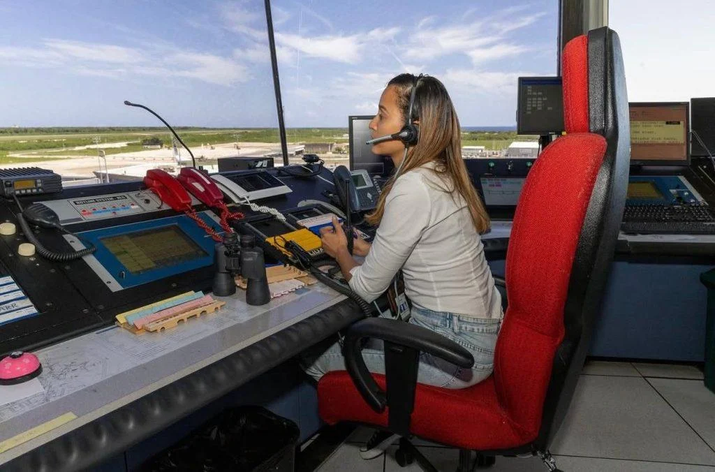 idac-abre-concurso-para-controladores-de-aerodromos