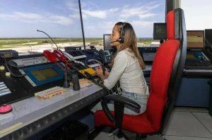 idac-abre-concurso-para-controladores-de-aerodromos