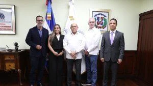 mescyt-y-arajet-se-unen-para-formar-pilotos,-mecanicos-y-tripulacion-aerea-en-rd