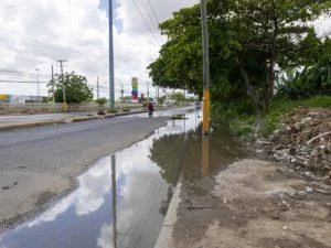 vecinos-del-residencial-dona-idalia-reclaman-solucion-a-males