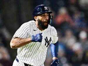 mlb:-los-yanquis-apabullan-a-los-reales-con-seis-cuadrangulares