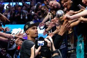 los-spurs-destronan-a-los-thunder-y-se-citan-con-los-knicks-en-las-finales-de-la-nba