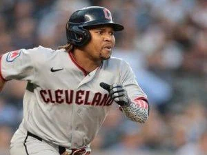 jose-ramirez-despacha-9no-jonron-y-guardianes-barren-a-yankees