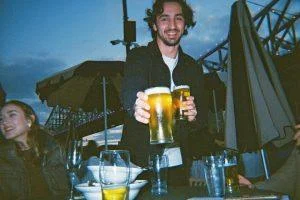 la-cerveza-‘sin’-es-un-negocio-tan-grande-que-ha-activado-una-nueva-carrera:-cerveza-sin-alcohol-capaz-de-emborrachar