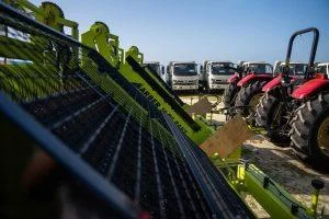a-combatir-el-sargazo:-collado-entrega-equipos-en-boca-chica