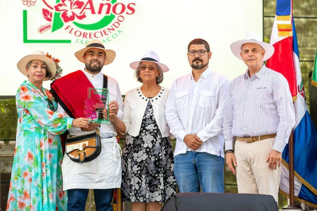 mitur-auspicia-la-15-edicion-del-festival-de-las-flores-en-jarabacoa