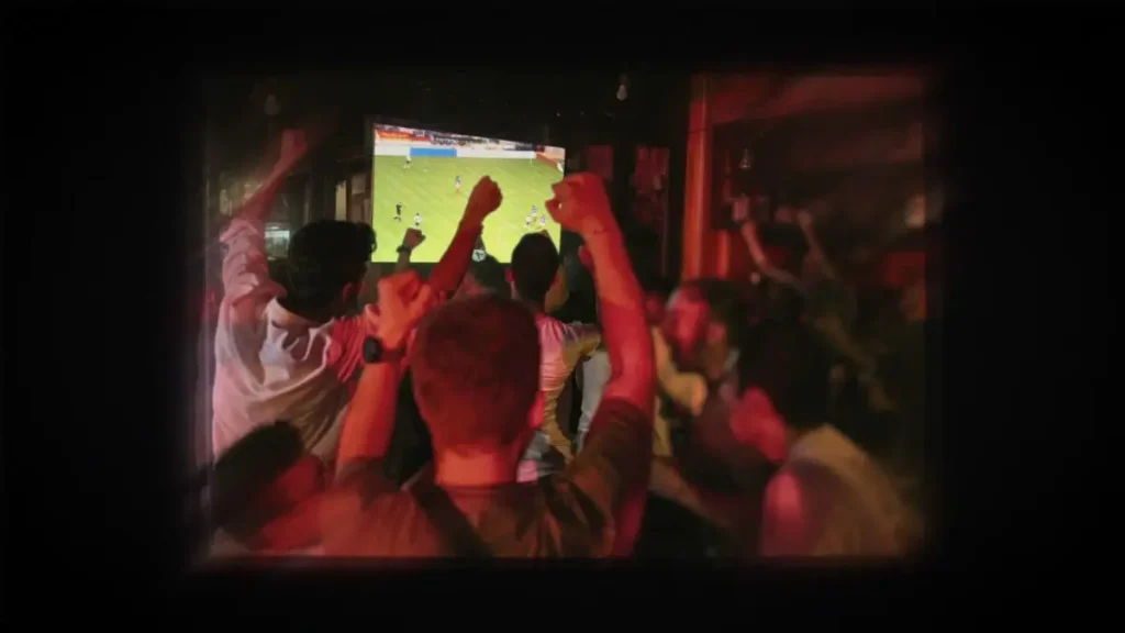 ab-inbev-convierte-los-bares-en-protagonistas-del-mundial-2026-con-«cheers-to-bars»