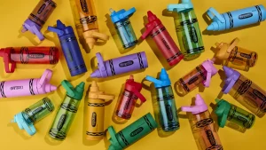 crayola-pone-una-nota-de-color-a-la-hidratacion-con-botellas-inspiradas-en-sus-lapices-de-colores