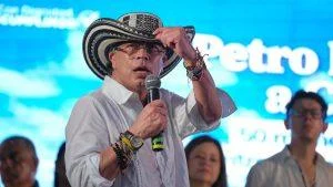 petro-se-roba-los-focos-de-la-campana-presidencial