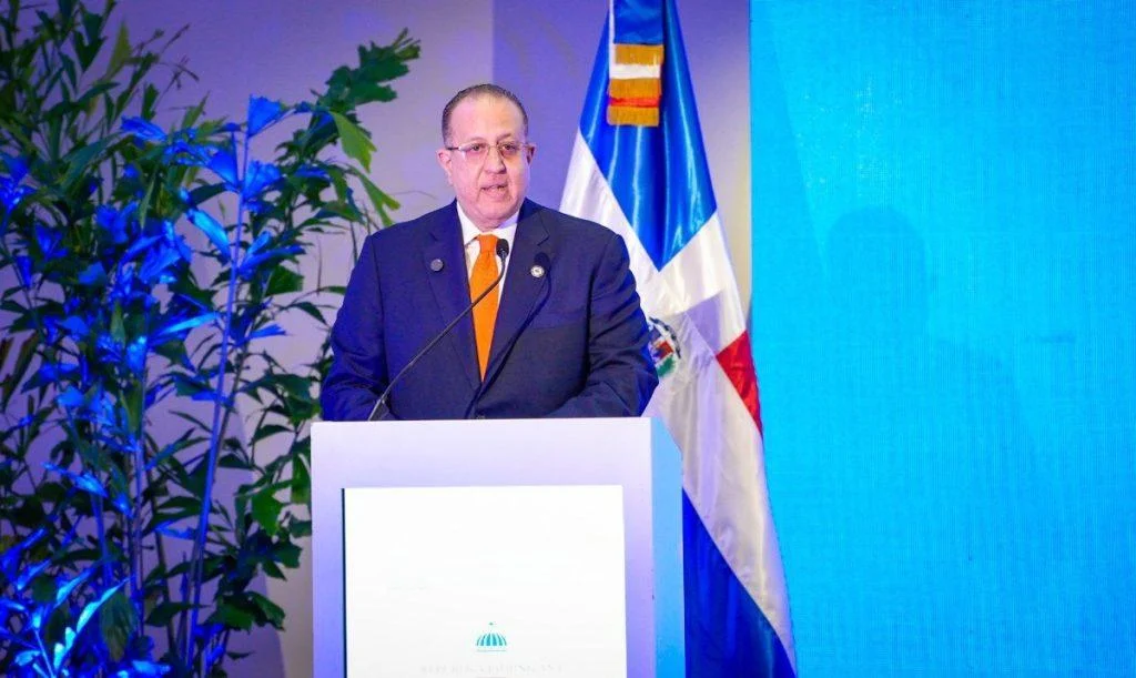 ministro-magin-anunciara-medidas-para-impulsar-crecimiento-y-enfrentar-crisis-este-jueves