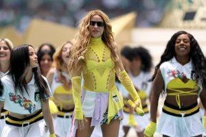 duracion-desconcertante,-un-ataque-a-la-rae-y…-¿una-doble-de-shakira?-la-gala-inaugural-del-mundial-que-se-vivio-en-las-redes-sociales