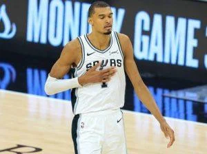 nba:-entre-records-y-tropiezos:-los-primeros-playoffs-de-wemby