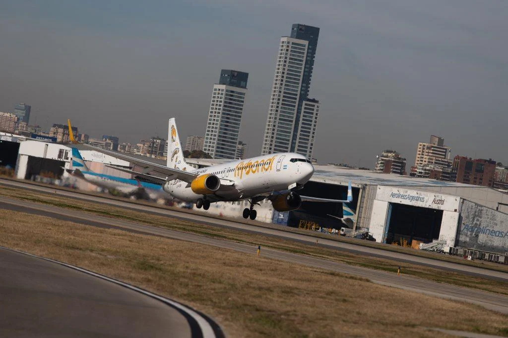 flybondi:-la-primera-aerolinea-de-bajo-coste-argentina-esta-al-borde-del-colapso
