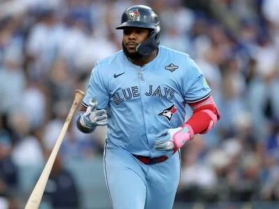 guerrero-jr.-remolca-dos-en-victoria-de-azulejos-sobre-medias-rojas