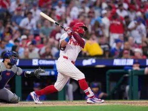 kyle-schwarber-hace-historia-con-dos-jonrones-de-mas-de-455-pies