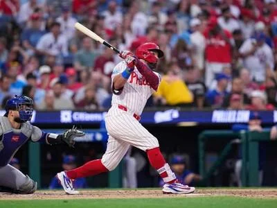 kyle-schwarber-hace-historia-con-dos-jonrones-de-mas-de-455-pies