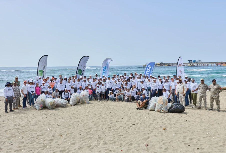 united-petroleum-refuerza-su-compromiso-ambiental-con-jornada-de-limpieza-costera