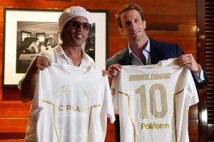 la-segunda-juventud-de-ronaldinho:-vuelve-al-futbol-profesional-con-el-ravenna-italiano